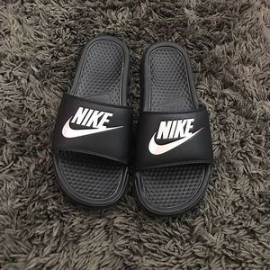 Nike Benassi Jdi slides